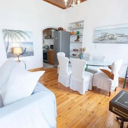 Theofanis Giannoulis Apartment *